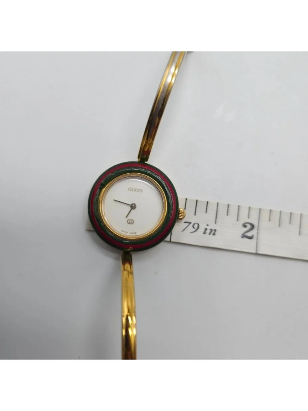 Gucci Womens 1100L Vintage Bangle Watch Gold-Tone Green/Red Enamel